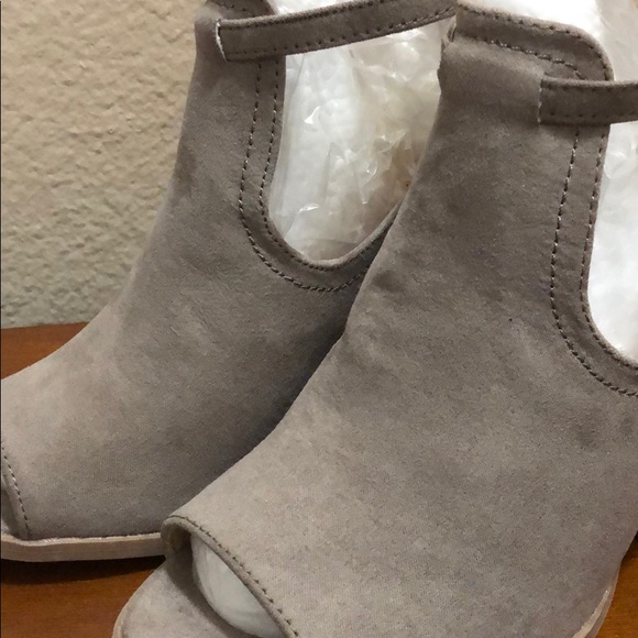 Bootie - Picture 5 of 5